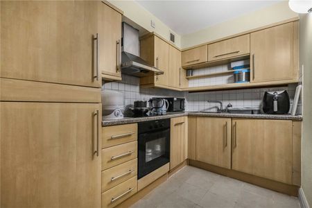 Belvedere Road, London, SE1 7GH - Photo 2