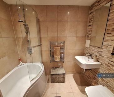 2 bedroom flat to rent - Photo 6