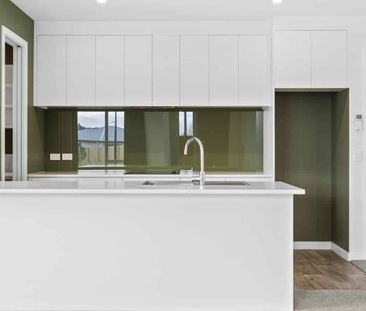 Spacious home in a quiet cul-de-sac! - Photo 3