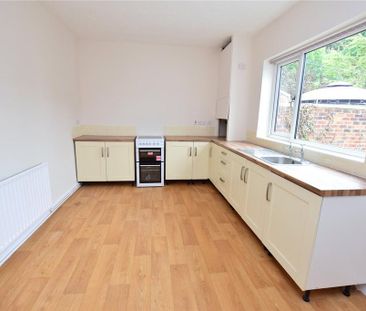 2 bedroom end of terrace house to rent - Photo 1