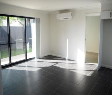 OXLEY VALE - Lovely Modern Villa - Photo 2