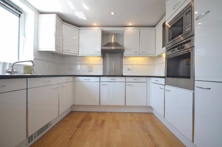 2 Bed Flat, Glaisher Street, SE8 - Photo 4