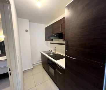 A LOUER - Saint-Denis - Studio dans une résidence récente dans la r... - Photo 3
