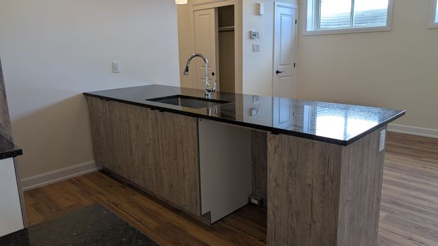 For Lease - 238-B GINEBIK Way, Blossom Park - Airport and Area, Ontario - Photo 1