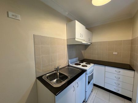 Well Presented&comma; One Bedroom Granny Flat&excl; - Photo 4