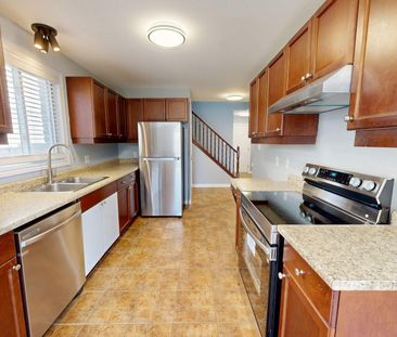 For Lease - 3252 Meadowgate Boulevard Unit# Upper, London South, On... - Photo 6