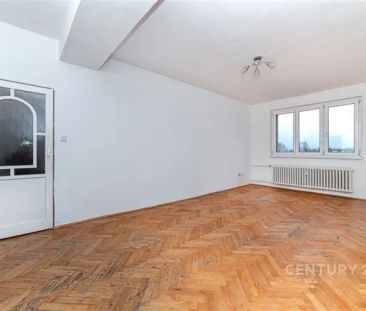 Pronájem světlého bytu 2+1 s balkonem v centru Třince – ul. Dukelská - Fotografie 1