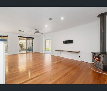 Expansive 4-Bedroom Family Home - Photo 2