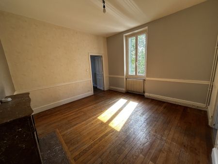 Location Appartement 2 pièces 47m² LE CREUSOT 71200 - Photo 2