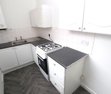 220 Walmersley Road, Bury, BL9 6LL - Photo 3