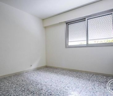 3 PIECES VIDE AVEC GARAGE ET PARKING - RT FORESTIERE MONT BORON - N... - Photo 4