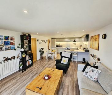 2 bedroom ground floor flat to rent - Photo 3