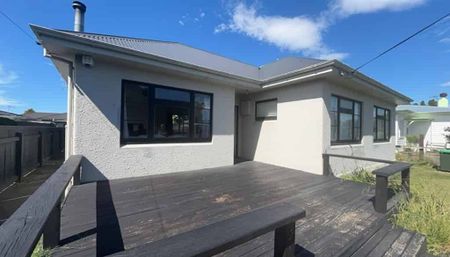 Family Friendly Home - Photo 3