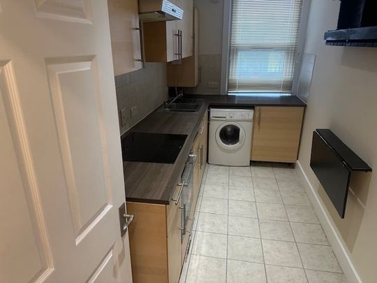 1 Bed Flat, Clifton Road, SE25 - Photo 1