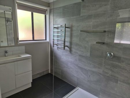 9 Robert Crescent - Photo 4