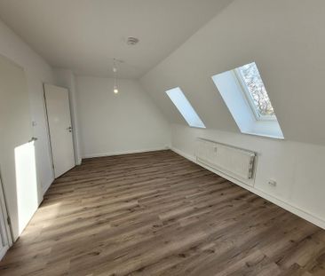 KLEIN-FEIN-MEIN: Duschbad m. Fenster, Laminat, frisch renoviert, di... - Foto 1