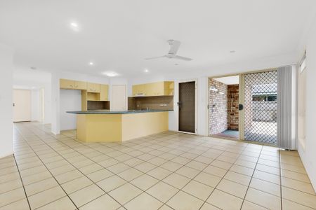 114 Carpenter Way, Sandstone Point QLD 4511 - House For Rent | Domain - Photo 2