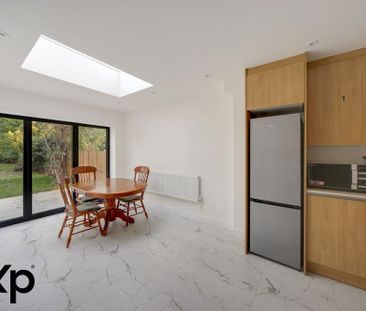 11 bedroom house of multiple occupation to rent - Photo 2