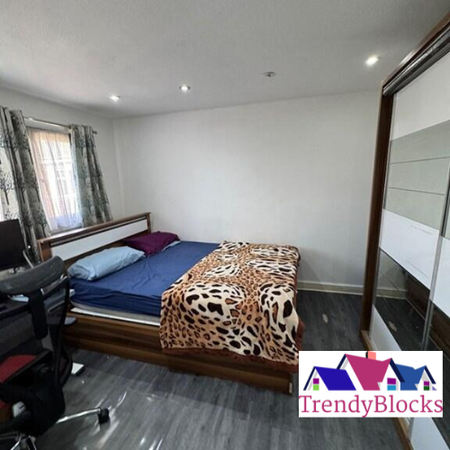 3 bedroom end of terrace house to rent - Photo 4