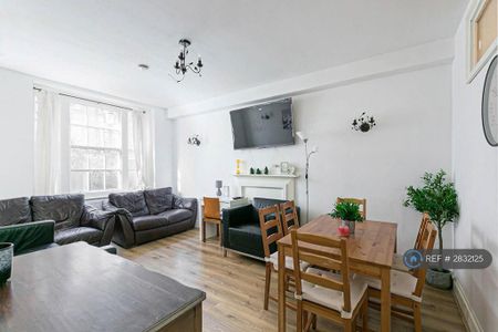 4 bedroom flat to rent - Photo 3