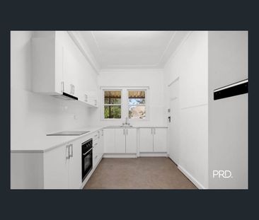 Three bedroom home with air conditioning in the heart of Penrith CBD - Photo 4