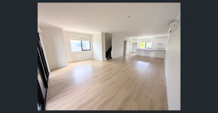 An Absolute Stunner! - Photo 3