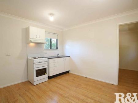 Perfectly Located Self Contained Granny Flat - Photo 4