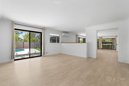 1 Calder Cres, Helensvale QLD 4212 - House For Rent | Domain - Photo 2