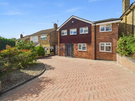 4 bedroom Detached house to rent - Photo 4