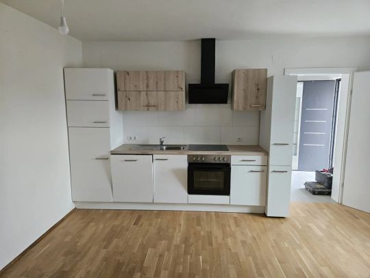 Erdgeschoss 3 Zimmer Wohnung mit 100 m² großem Garten! - Photo 1