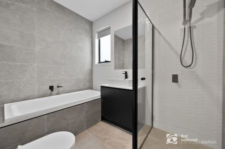 Stylish, Spacious & Ready to Impress in the Heart of Harkness - Photo 5