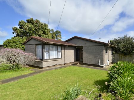 Perfect for a small family - 2 Bedrooms Plus 2 room Utility - Great storage - Photo 4