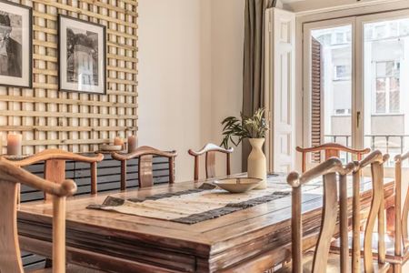 Calle de Fuencarral, Madrid, Community of Madrid 28004 - Photo 3