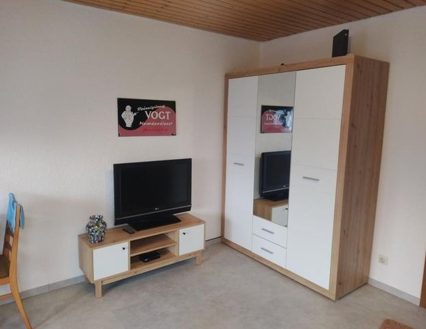 Möblierte 1-Zimmer Dachgeschosswohnung in Weilheim Egelsberg - Photo 1