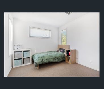 Heart of Mawson Lakes !! - Photo 2