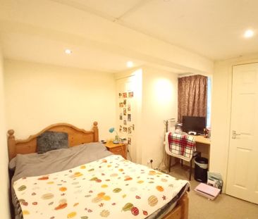 4 Bed - 47 Beechwood Mount, Burley, leeds - LS4 2NQ - Student - Photo 3