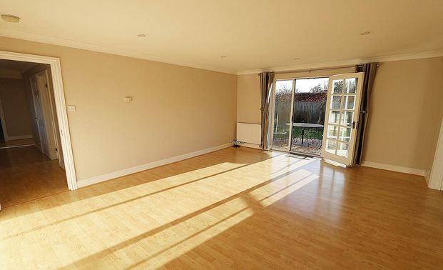 3 bedroom terraced house to rent - Photo 1