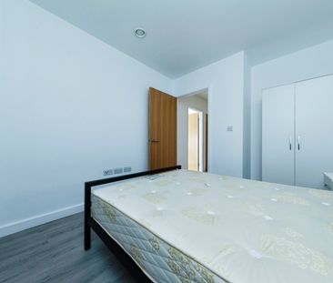 1 Bed Flat, Addiscombe Grove, CR0 - Photo 4