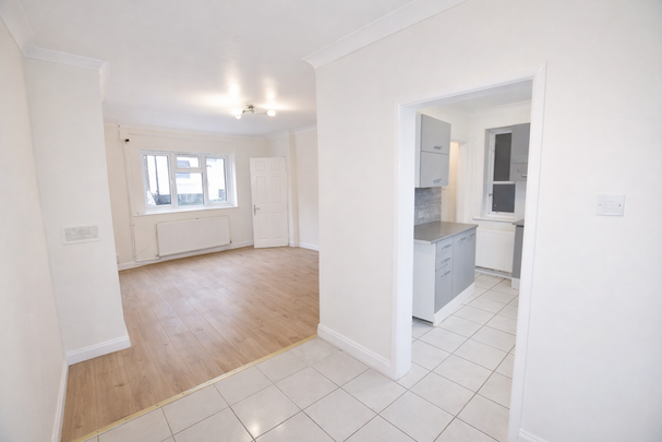 2 bedroom semi-detached house to rent - Photo 1