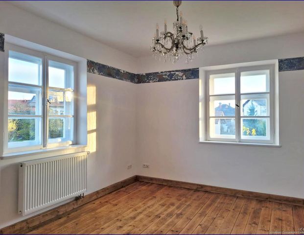 Modernisierte und restaurierte 3-Zimmer-Altbauwohnung mit Balkon in Kienberg - Photo 1