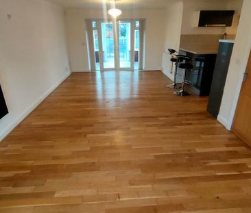 4 bedroom bungalow to rent - Photo 1