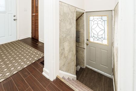 For Lease - 56 Ash Crescent, Toronto, Ontario - Photo 3