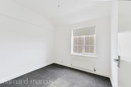 The Broadway, Stoneleigh - Photo 3