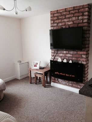 2 Bedroom Flat for Rent in 38 Marton Drive, Marton, Blackpool, FY4 - Photo 1