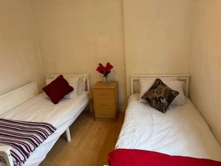 2 bedroom maisonette to rent - Photo 3