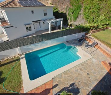 Chalet individual en urbanización de Alhaurín de la Torre – alh27jv - Foto 4