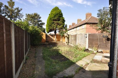 2 bedroom semi-detached house to rent - Photo 3