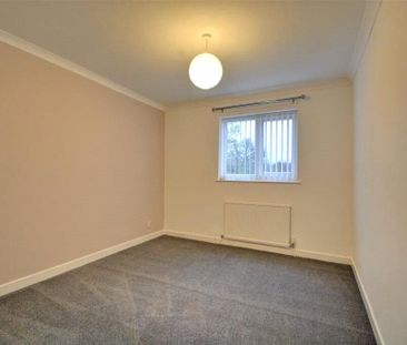 4 bedroom link detached house to rent - Photo 5