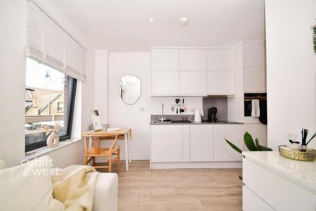 Studio to rent - Photo 5