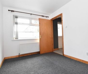 32 Church Avenue, Kircubbin, BT22 2SL - Photo 3